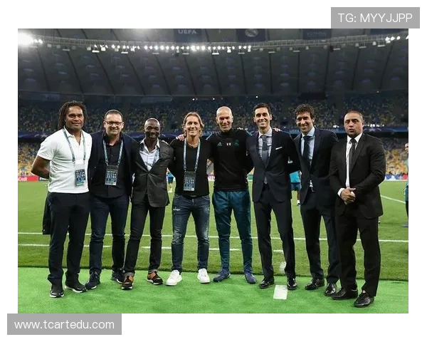 全球足球巨星齐聚一堂共庆盛典精彩瞬间回顾